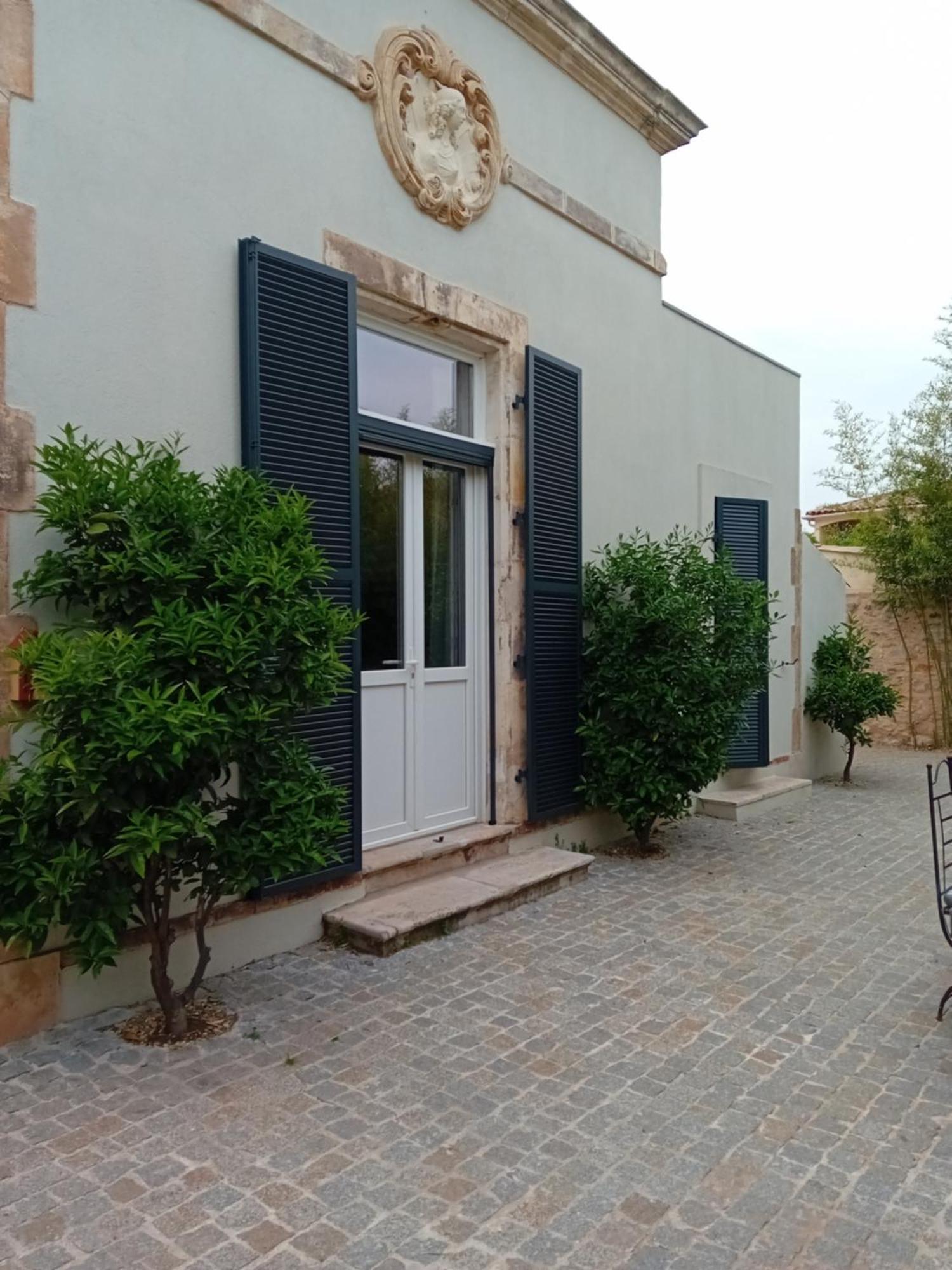 Hotel Chambre Dans Maison De Maitre Cuers Exterior foto
